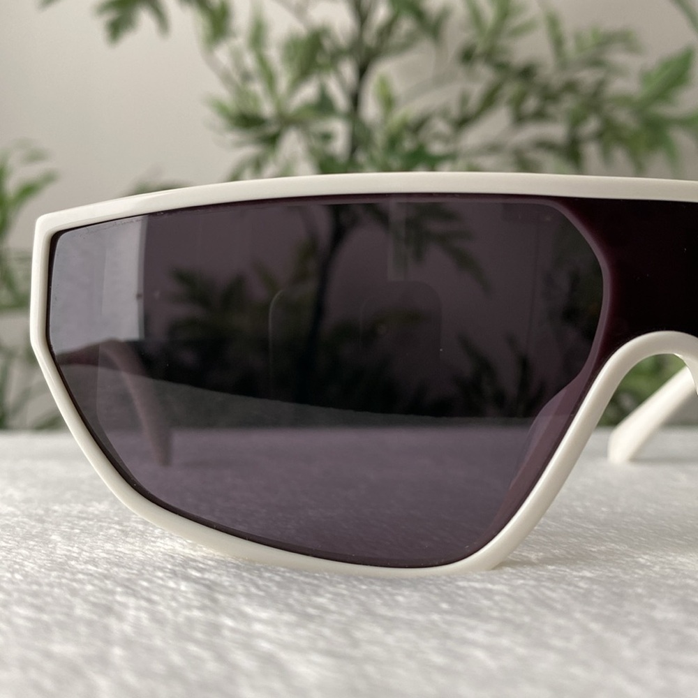 Celine Mask/Shield Wraparound Sunglasses (CL40195I, White/Smoke) - Picture 9 of 16